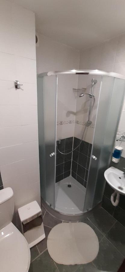 Hotel Felicia Kaluza Bagian luar foto