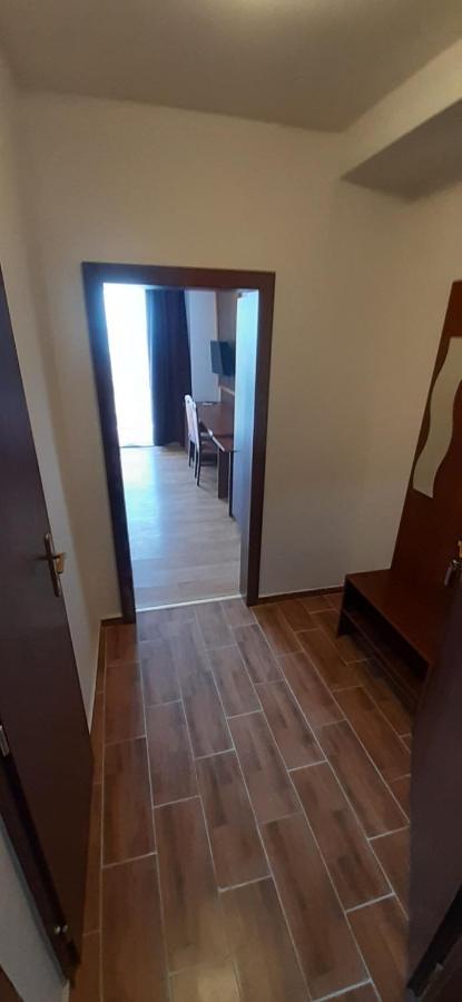 Hotel Felicia Kaluza Bagian luar foto