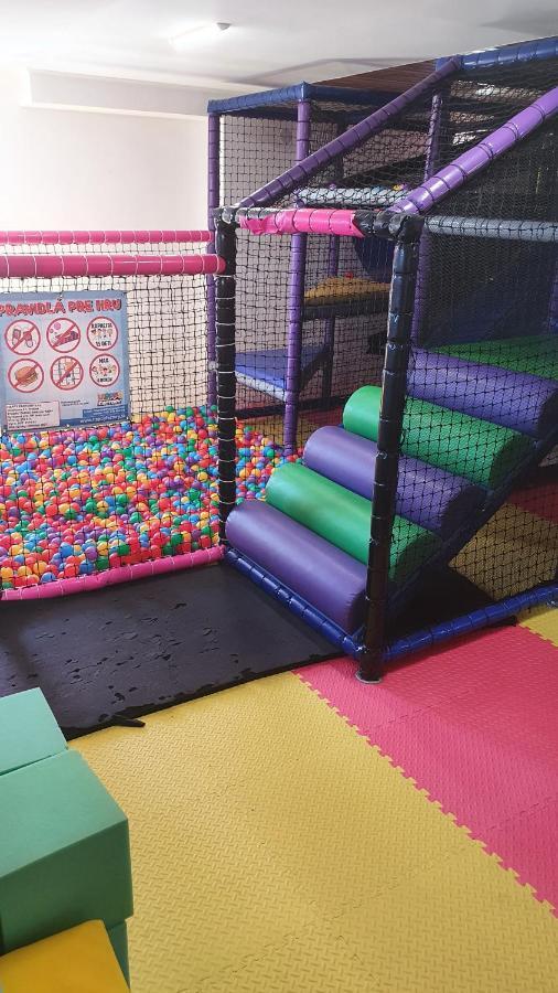 Hotel Felicia Kaluza Bagian luar foto