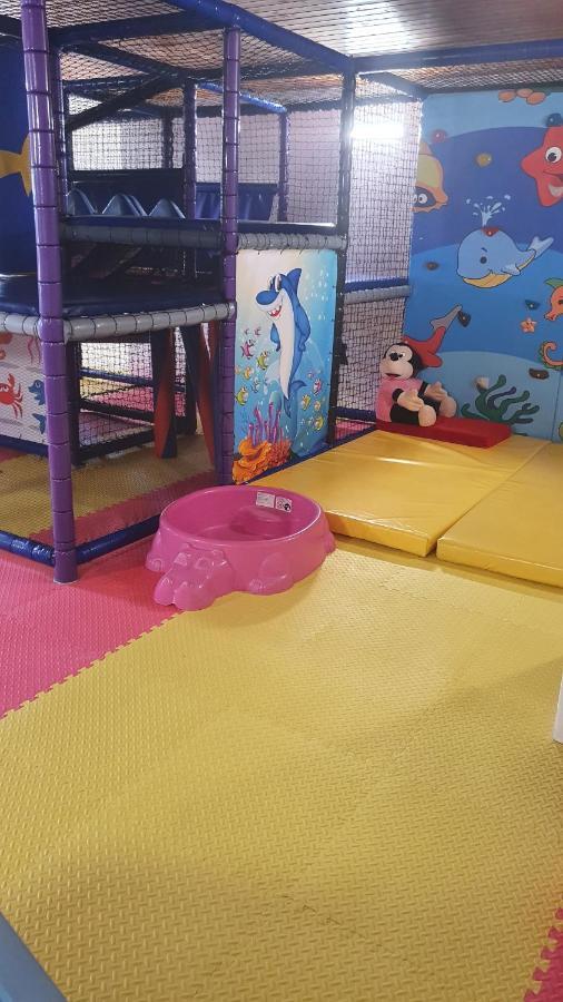 Hotel Felicia Kaluza Bagian luar foto