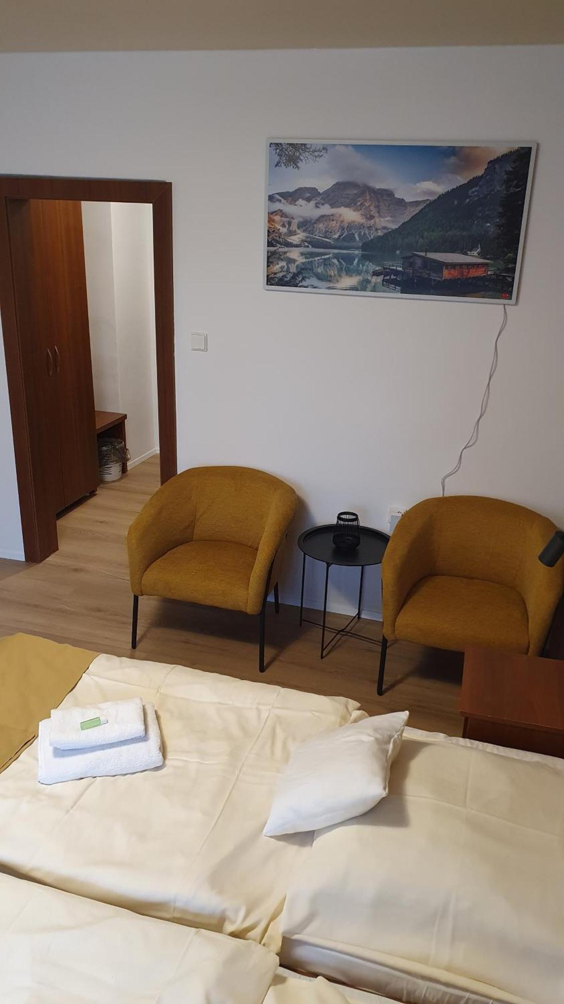 Hotel Felicia Kaluza Bagian luar foto