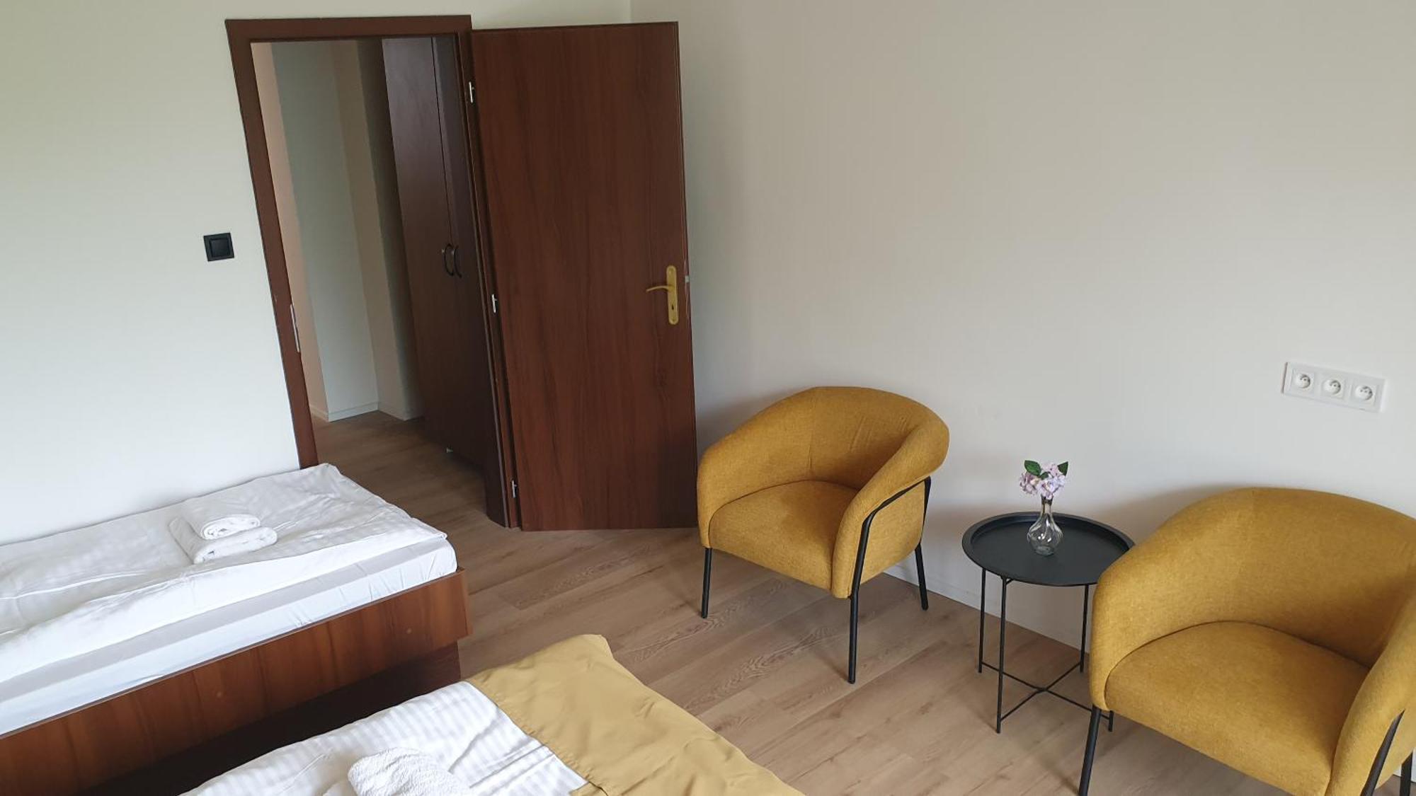 Hotel Felicia Kaluza Bagian luar foto