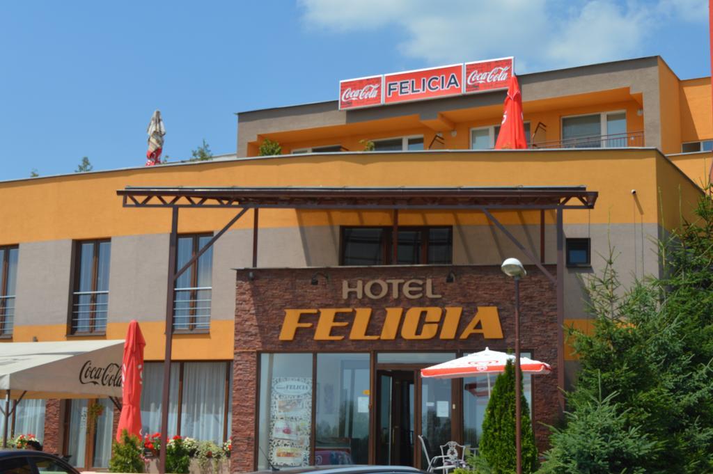 Hotel Felicia Kaluza Bagian luar foto